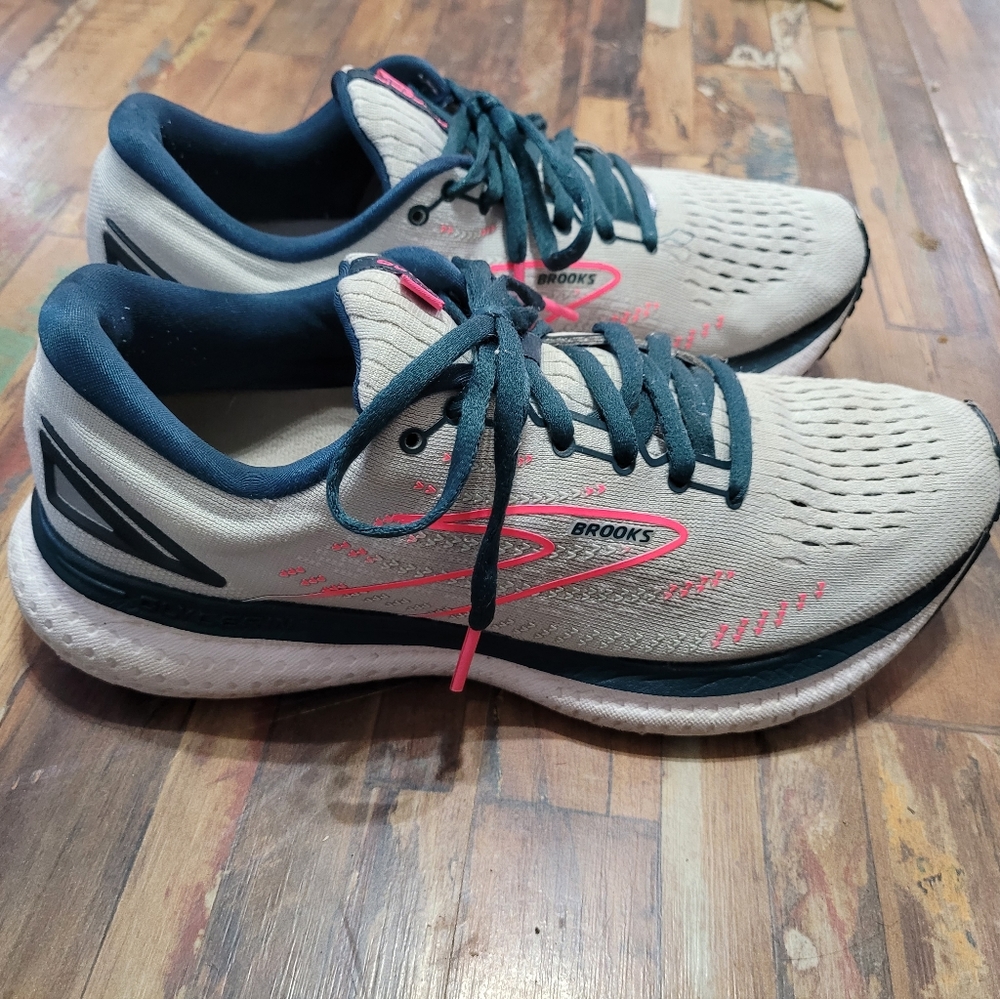 Brooks Glycerin Tennis Shoes Size 9-Please see pictures for description.